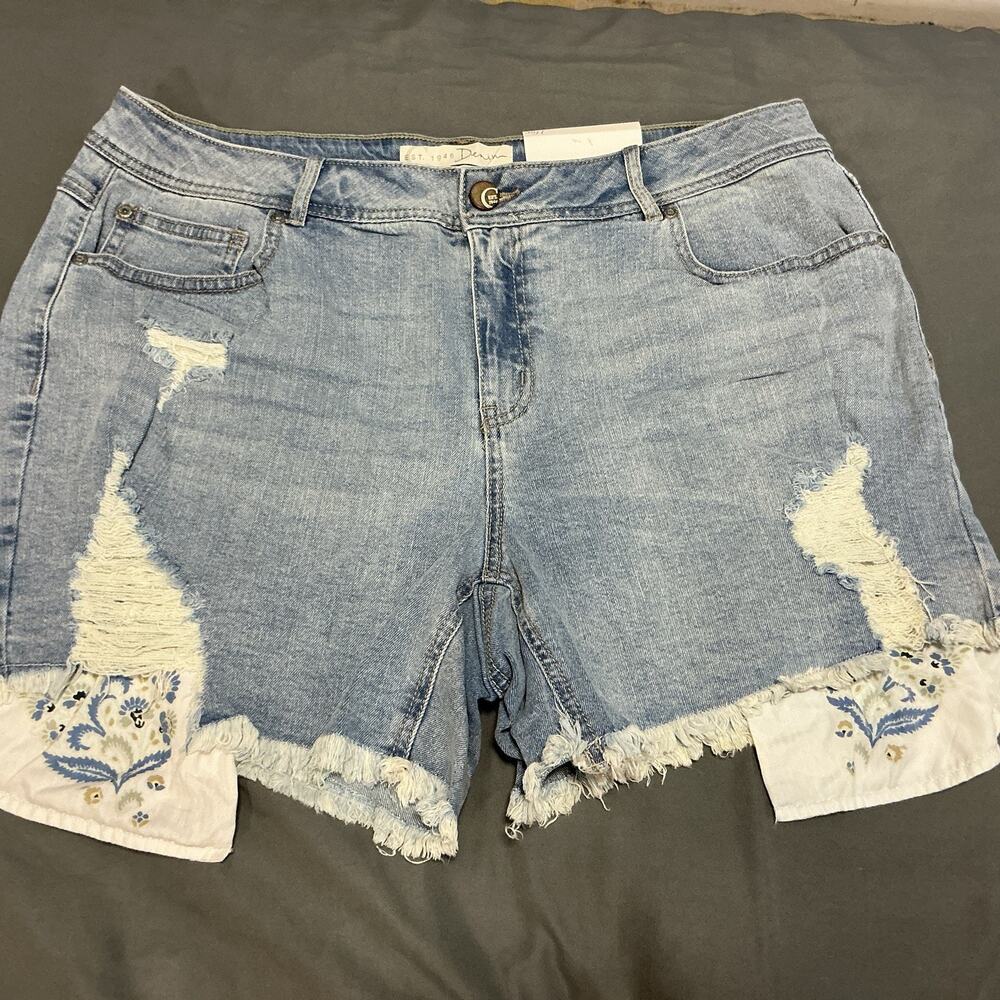 NWT EST 1946 Pocket Show And Frayed Denim Size 16 Shorts 3777